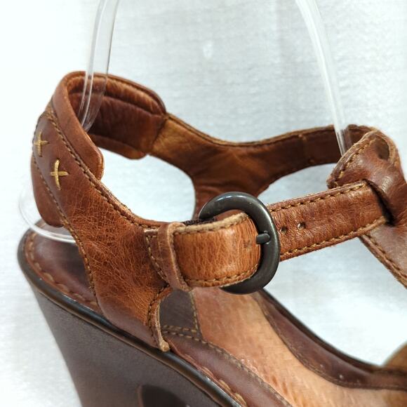 Born Sandals Womens 9 Brown Leather T Strap Buckle - Picture 7 of 9